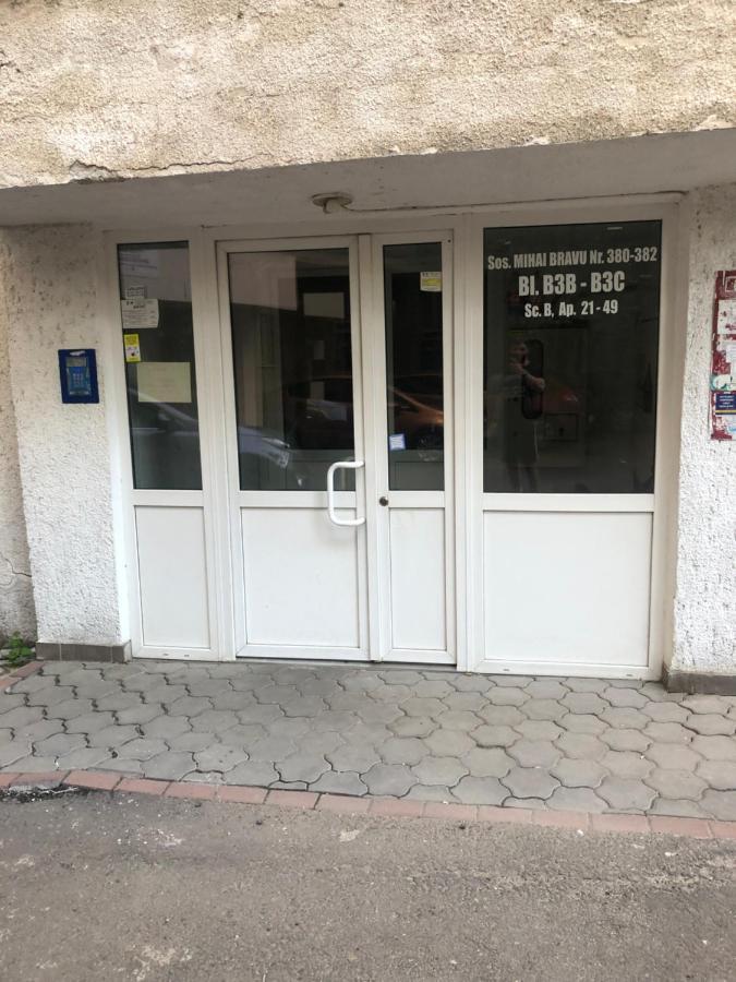 Cozy & Spacious 2Br Apartment With Netflix Bukarest Exteriör bild
