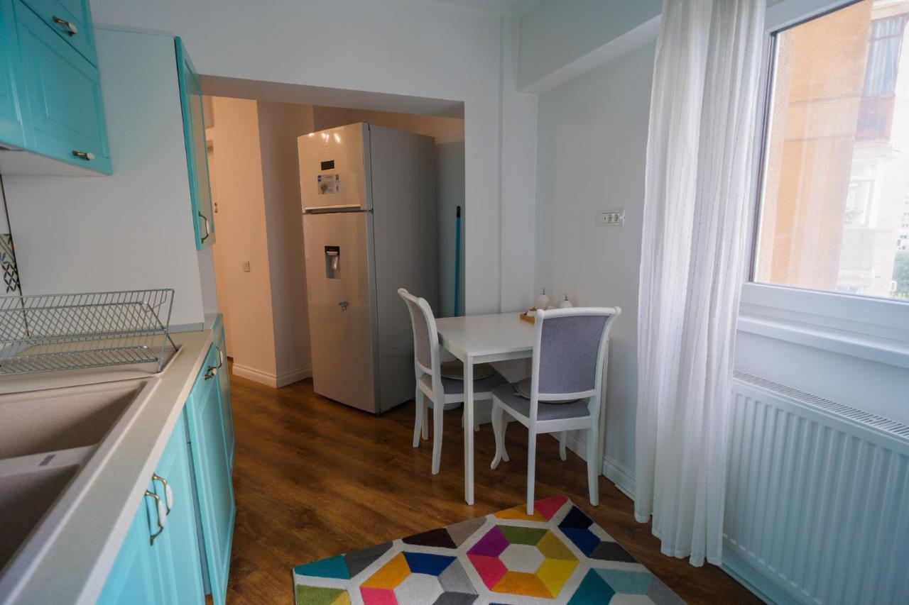 Cozy & Spacious 2Br Apartment With Netflix Bukarest Exteriör bild