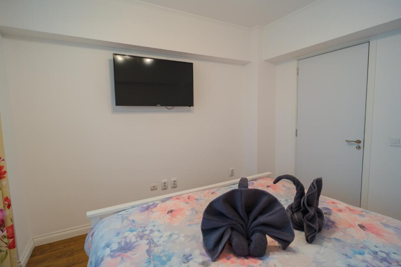 Cozy & Spacious 2Br Apartment With Netflix Bukarest Exteriör bild