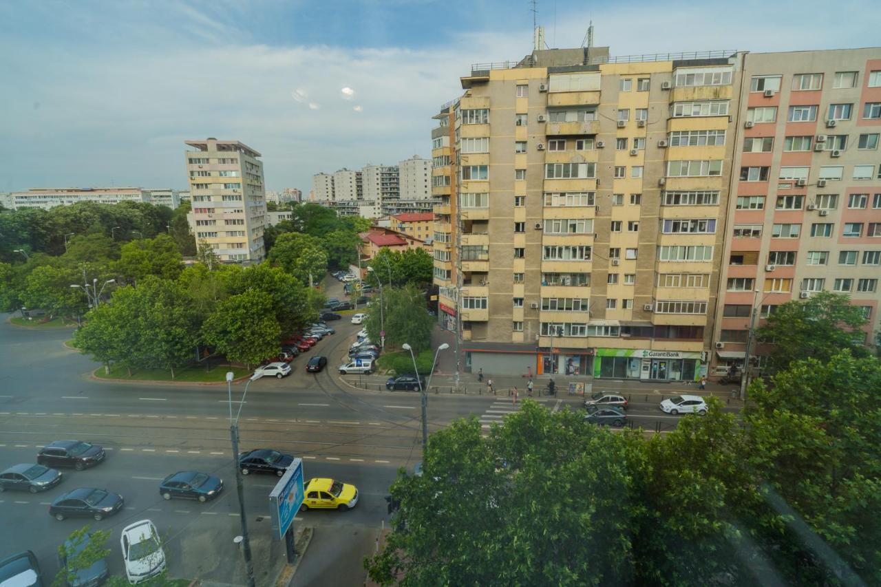 Cozy & Spacious 2Br Apartment With Netflix Bukarest Exteriör bild
