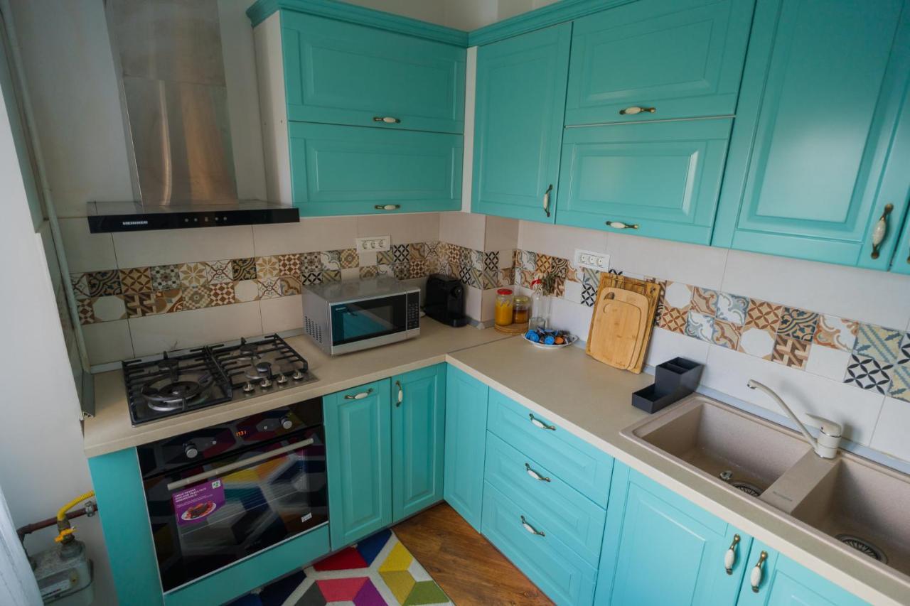 Cozy & Spacious 2Br Apartment With Netflix Bukarest Exteriör bild