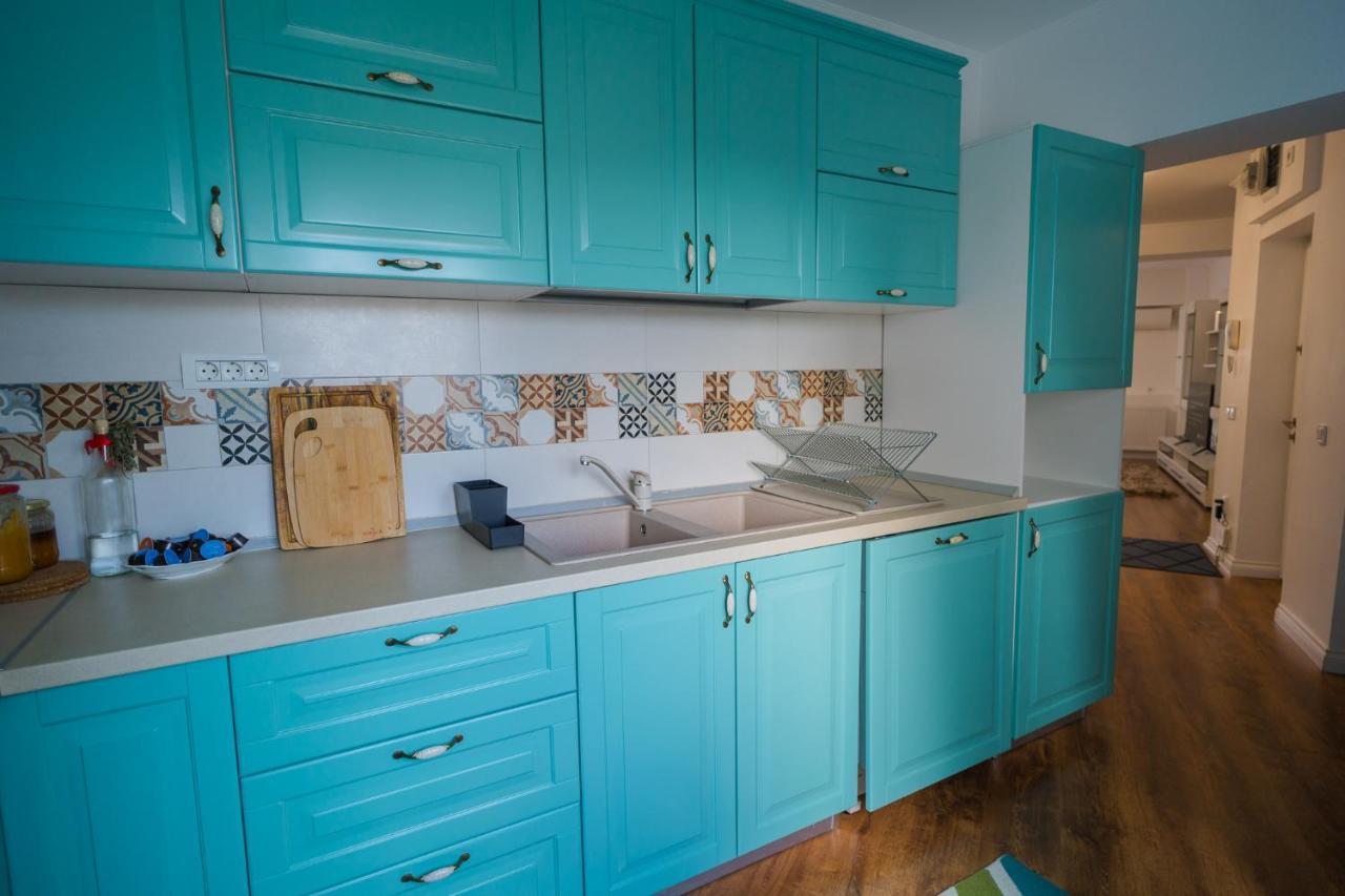 Cozy & Spacious 2Br Apartment With Netflix Bukarest Exteriör bild