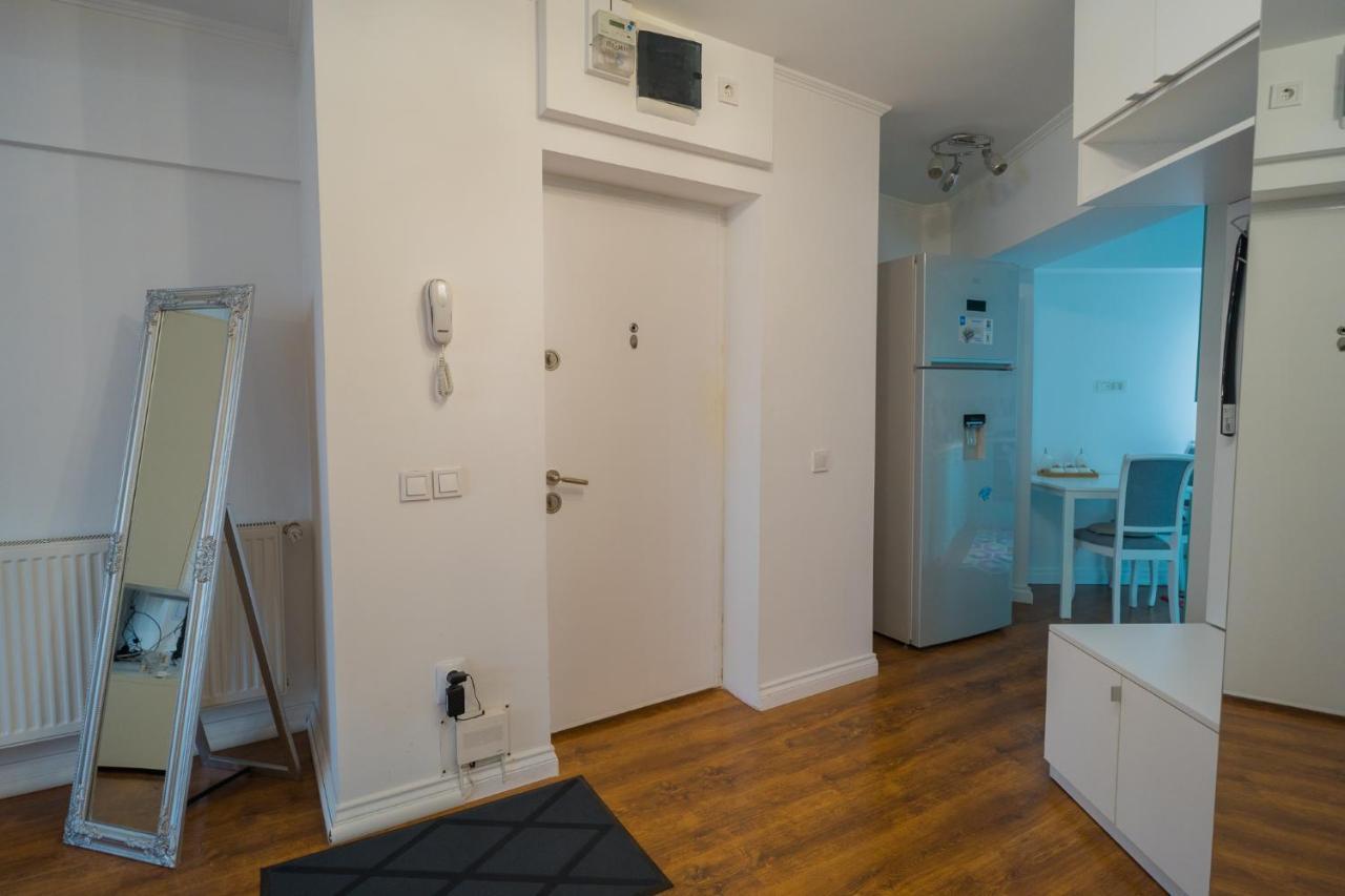 Cozy & Spacious 2Br Apartment With Netflix Bukarest Exteriör bild