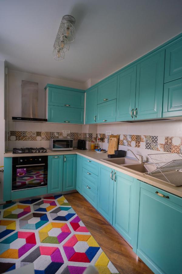 Cozy & Spacious 2Br Apartment With Netflix Bukarest Exteriör bild
